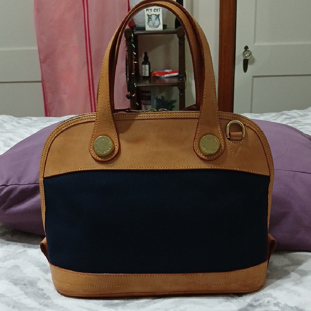 Dooney & Bourke - Picture 4 of 11